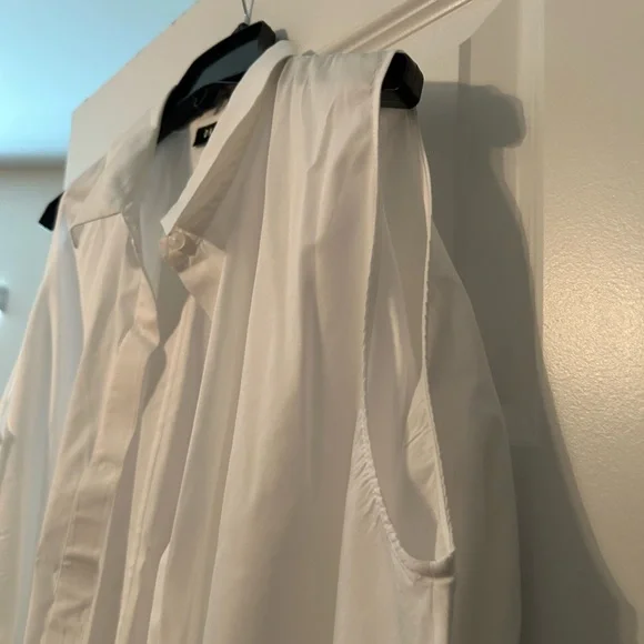 NWOT Donna Karan Cold Shoulder Crisp White Button Down Shirt - Picture 3 of 11